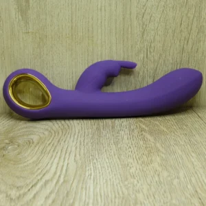 DILDO สั่น 10 โหมด พร้อมความร้อนสัมผัสจริง (42°C)
